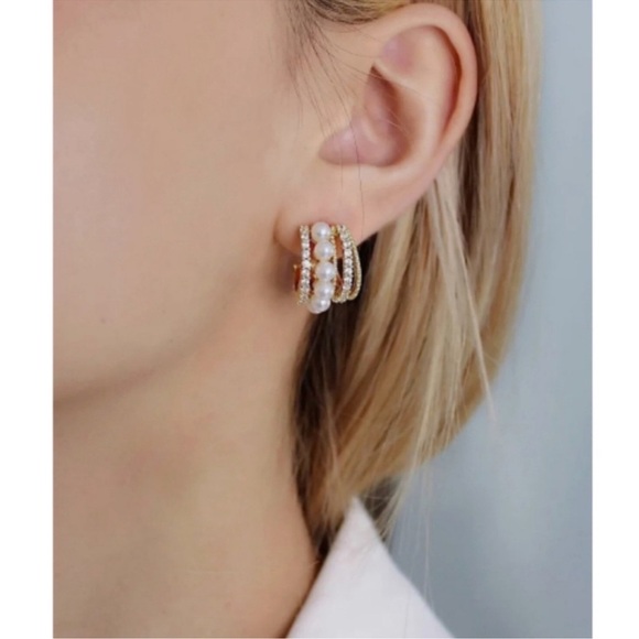 Avery Classy Pearl Cluster Cubic Zirconia Cuff Earrings-5 Star - Picture 3 of 3